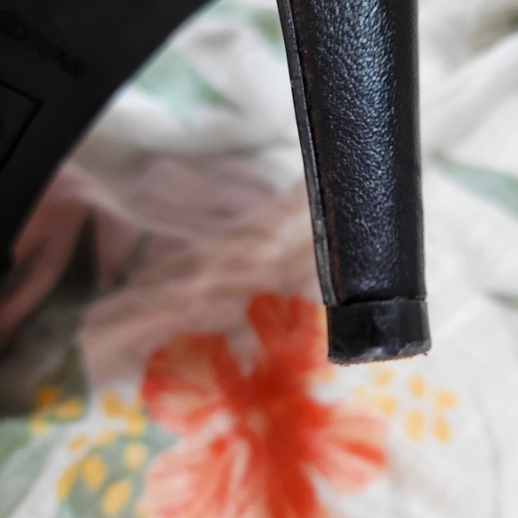 Heels - Picture 4 of 5